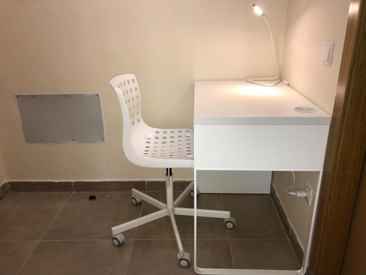 Urban Manresa-City Center Apartment With Balcony Bagian luar foto
