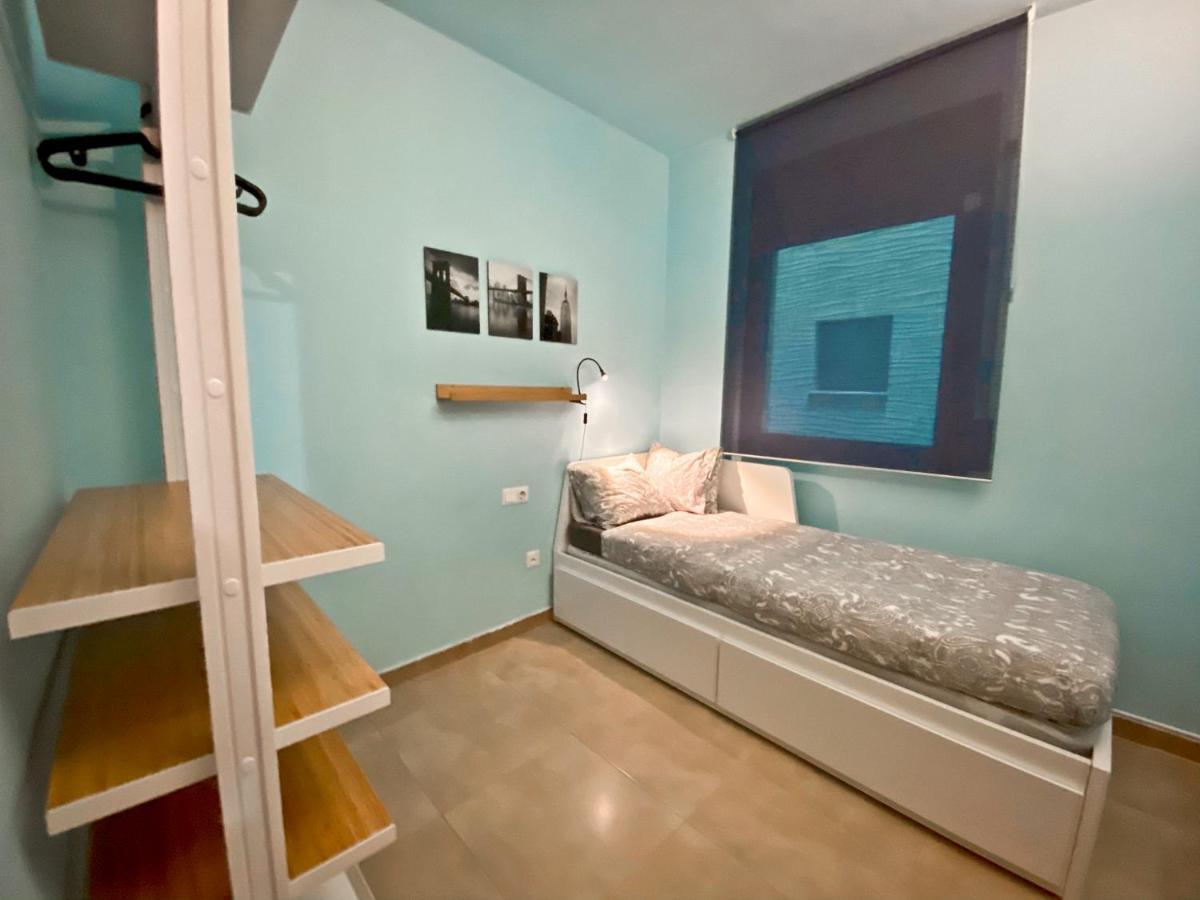 Urban Manresa-City Center Apartment With Balcony Bagian luar foto