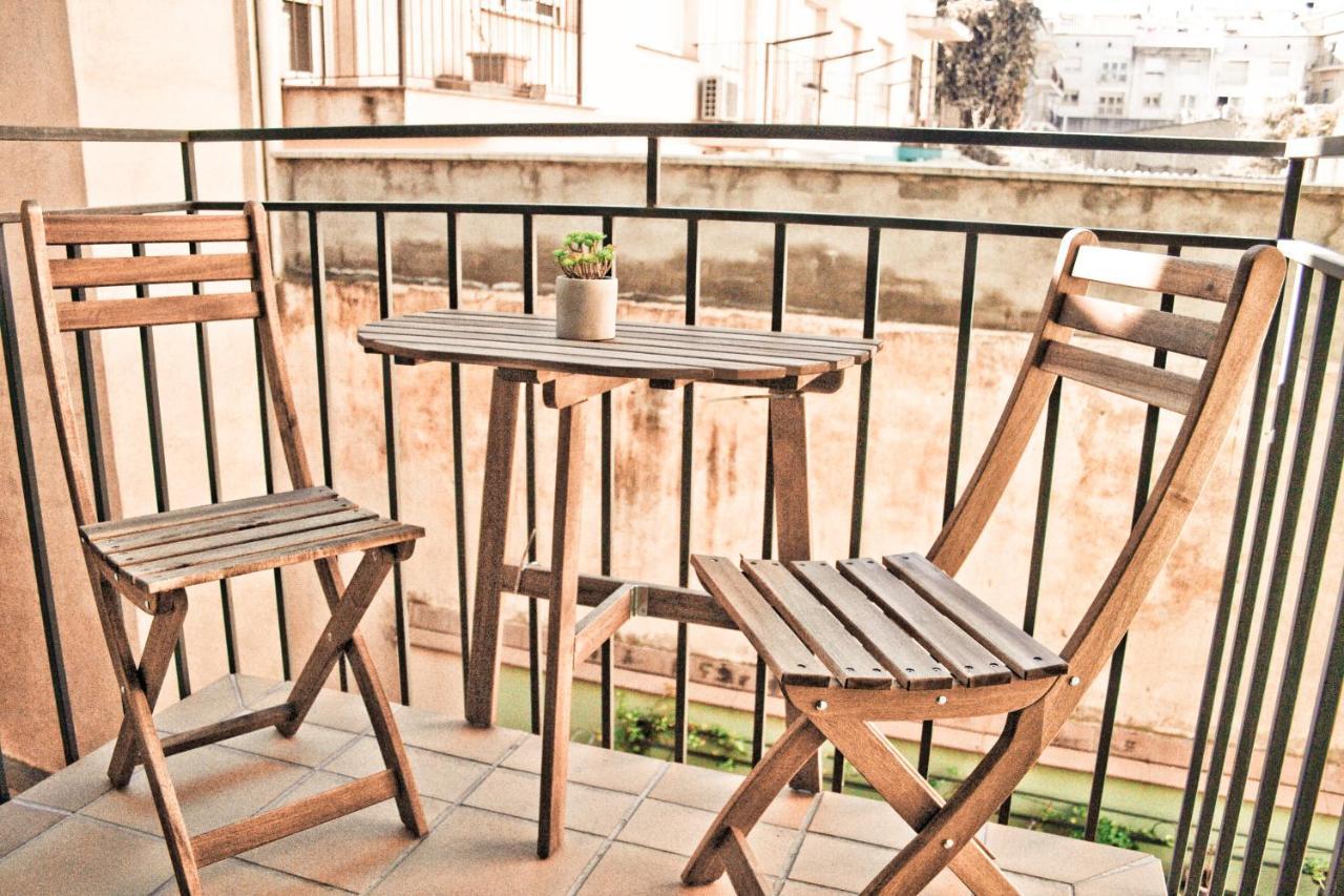 Urban Manresa-City Center Apartment With Balcony Bagian luar foto