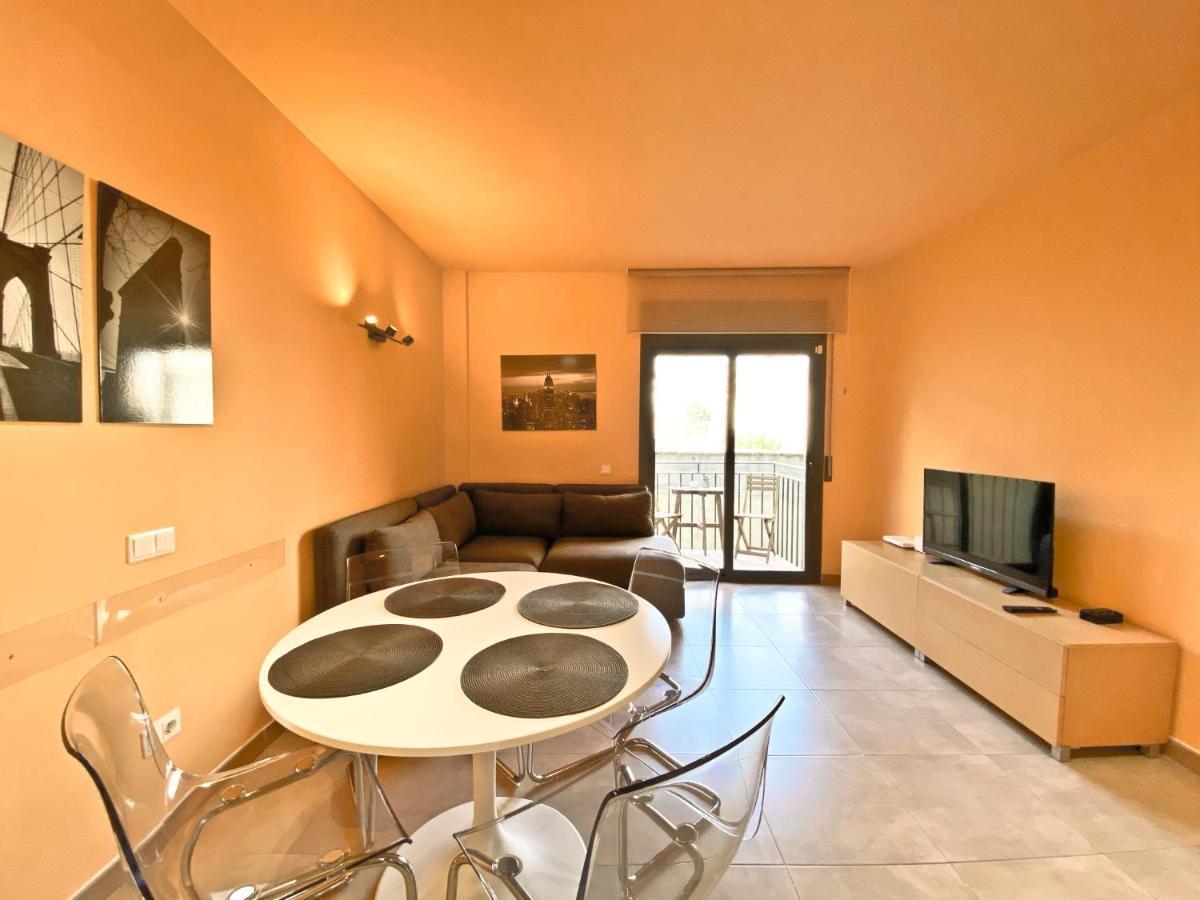 Urban Manresa-City Center Apartment With Balcony Bagian luar foto