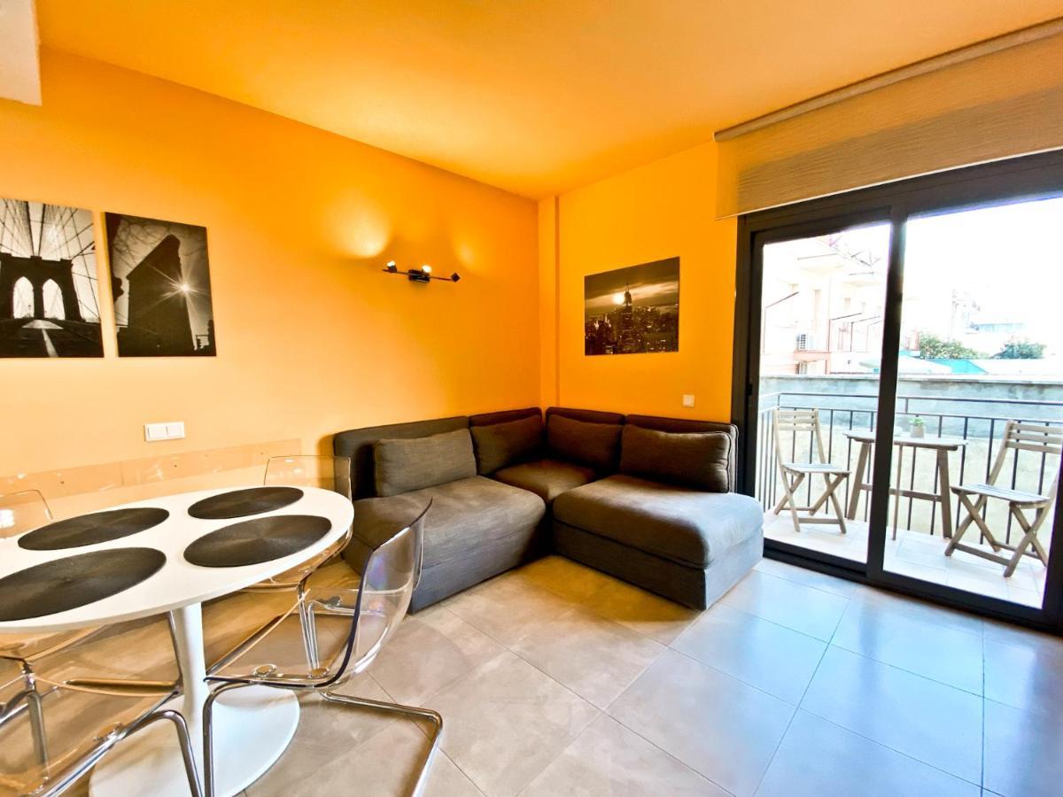 Urban Manresa-City Center Apartment With Balcony Bagian luar foto