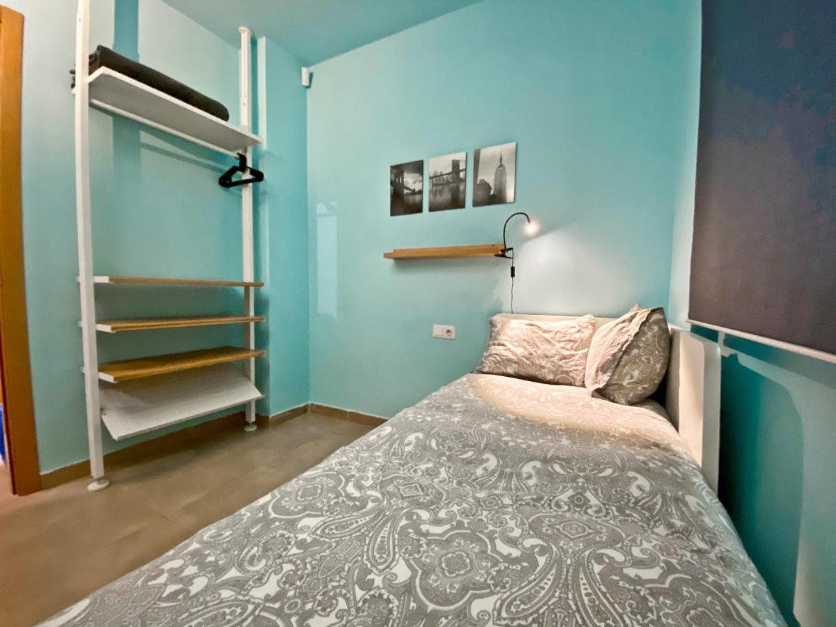Urban Manresa-City Center Apartment With Balcony Bagian luar foto