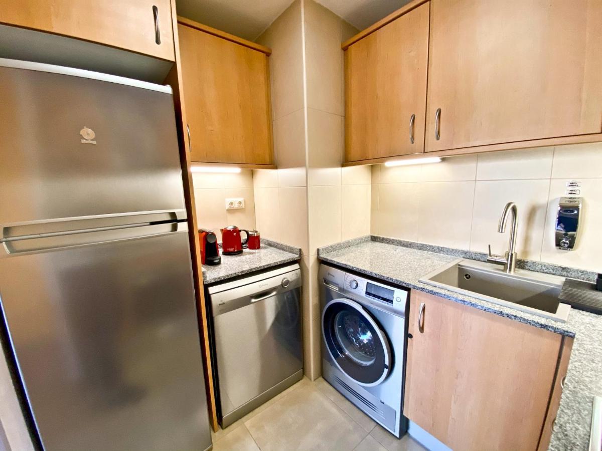 Urban Manresa-City Center Apartment With Balcony Bagian luar foto