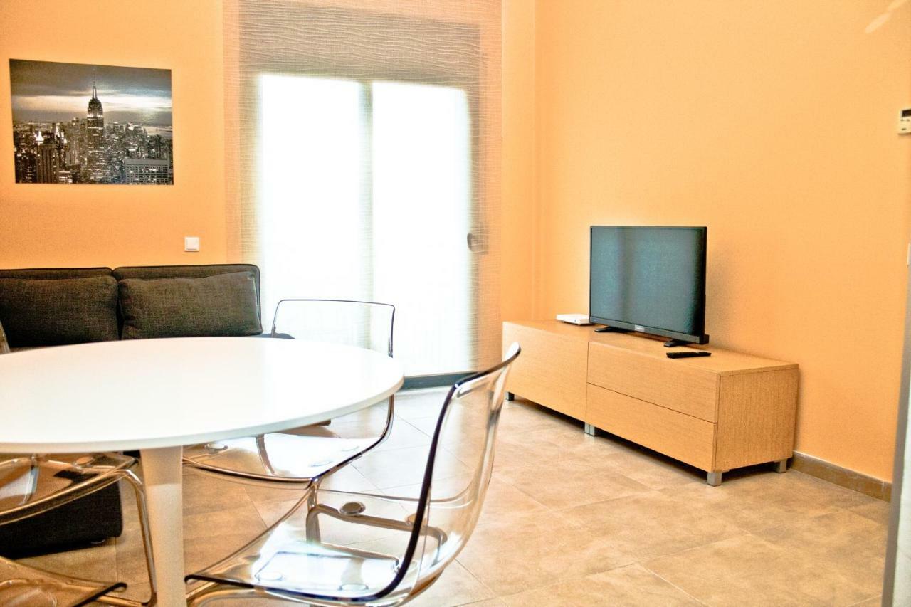 Urban Manresa-City Center Apartment With Balcony Bagian luar foto