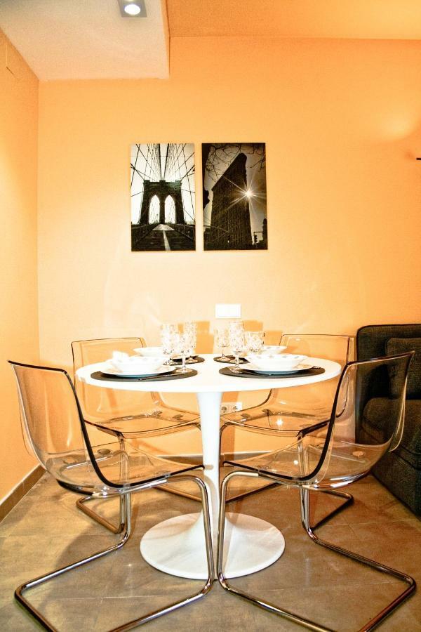 Urban Manresa-City Center Apartment With Balcony Bagian luar foto