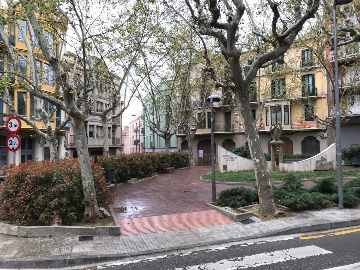 Urban Manresa-City Center Apartment With Balcony Bagian luar foto